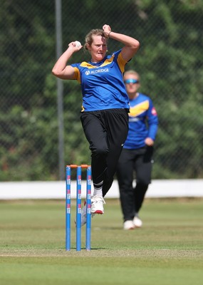 270625  Glamorgan Women v Sussex Sharks, Vitality Blast Women League Two South - Indigo Gentry of Sussex Sharks bowls