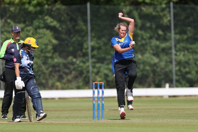 270625  Glamorgan Women v Sussex Sharks, Vitality Blast Women League Two South - Indigo Gentry of Sussex Sharks bowls