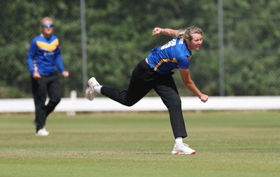 270625  Glamorgan Women v Sussex Sharks, Vitality Blast Women League Two South - Indigo Gentry of Sussex Sharks bowls