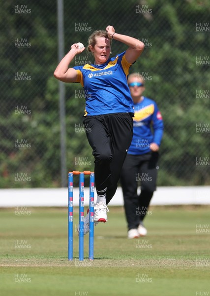 270625  Glamorgan Women v Sussex Sharks, Vitality Blast Women League Two South - Indigo Gentry of Sussex Sharks bowls
