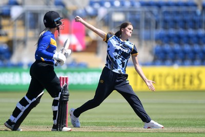 100525 - Glamorgan Women v Sussex Sharks Women, T20 Vitality Blast Women’s County Cup - Eve Jackson of Glamorgan Women bowling
