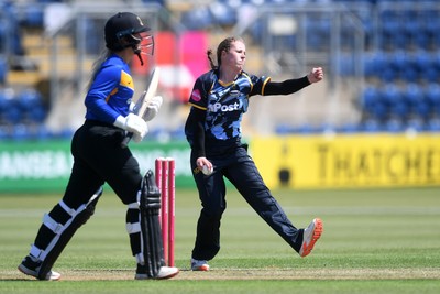 100525 - Glamorgan Women v Sussex Sharks Women, T20 Vitality Blast Women’s County Cup - Gemma Porter of Glamorgan Women bowling