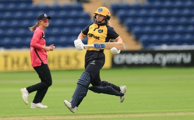 190425 - Glamorgan Women v Sussex Sharks, Metro Bank One Day Cup - Gemma Porter of Glamorgan Women adds the runs