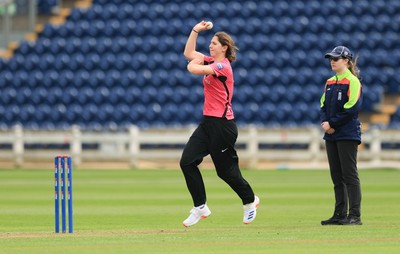 190425 - Glamorgan Women v Sussex Sharks, Metro Bank One Day Cup - Anna Buckle of Sussex Sharks bowls