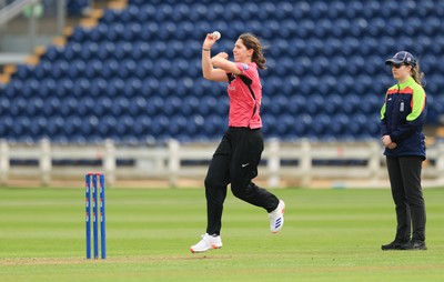 190425 - Glamorgan Women v Sussex Sharks, Metro Bank One Day Cup - Anna Buckle of Sussex Sharks bowls