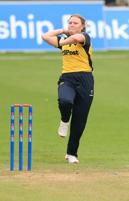 190425 - Glamorgan Women v Sussex Sharks, Metro Bank One Day Cup - Poppy Tulloch of Glamorgan Women bowls