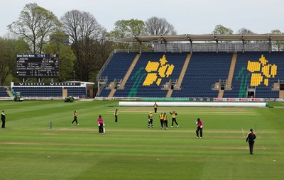 190425 - Glamorgan Women v Sussex Sharks, Metro Bank One Day Cup - Poppy Tulloch of Glamorgan Women bowls Daisy Gibb of Sussex Sharks
