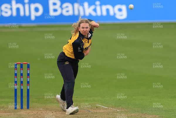 190425 - Glamorgan Women v Sussex Sharks, Metro Bank One Day Cup - Gemma Porter of Glamorgan Women bowls