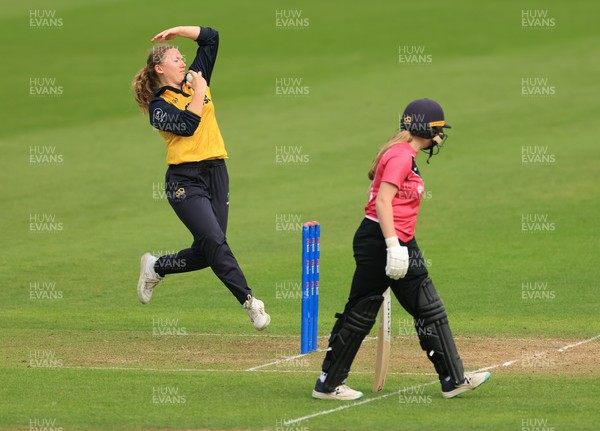 190425 - Glamorgan Women v Sussex Sharks, Metro Bank One Day Cup - Gemma Porter of Glamorgan Women bowls