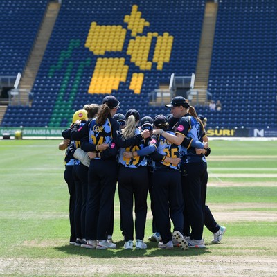 050726 - Glamorgan Women v Worcestershire Rapids Women - Vitality Blast Women League 2 - Glamorgan huddle before the match