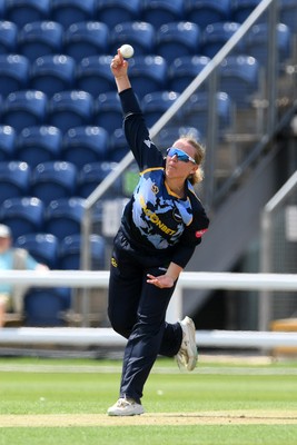 050726 - Glamorgan Women v Worcestershire Rapids Women - Vitality Blast Women League 2 - Gemma Porter of Glamorgan Women bowls the ball to dismiss Sanya Khurana of Worcestershire