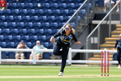 050726 - Glamorgan Women v Worcestershire Rapids Women - Vitality Blast Women League 2 - Gemma Porter of Glamorgan Women bowls the ball to dismiss Sanya Khurana of Worcestershire