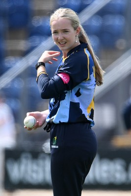 050726 - Glamorgan Women v Worcestershire Rapids Women - Vitality Blast Women League 2 - Poppy Walker of Glamorgan Women