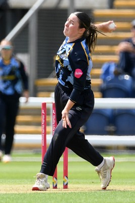 050726 - Glamorgan Women v Worcestershire Rapids Women - Vitality Blast Women League 2 - Sara Phillips of Glamorgan Women bowling