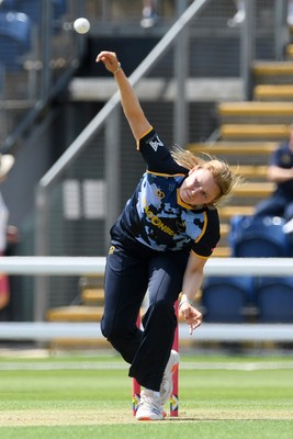 050726 - Glamorgan Women v Worcestershire Rapids Women - Vitality Blast Women League 2 - Charlotte Lambert of Glamorgan Women