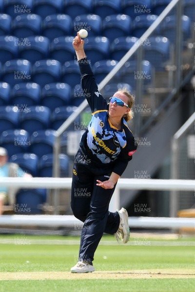 050726 - Glamorgan Women v Worcestershire Rapids Women - Vitality Blast Women League 2 - Gemma Porter of Glamorgan Women bowls the ball to dismiss Sanya Khurana of Worcestershire