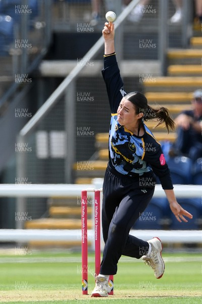 050726 - Glamorgan Women v Worcestershire Rapids Women - Vitality Blast Women League 2 - Sara Phillips of Glamorgan Women bowling