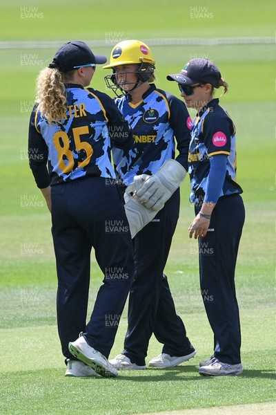 050726 - Glamorgan Women v Worcestershire Rapids Women - Vitality Blast Women League 2 - Lucy Harris of Worcestershire is run out by Bethan Gammon and Megan Sturge of Glamorgan Women