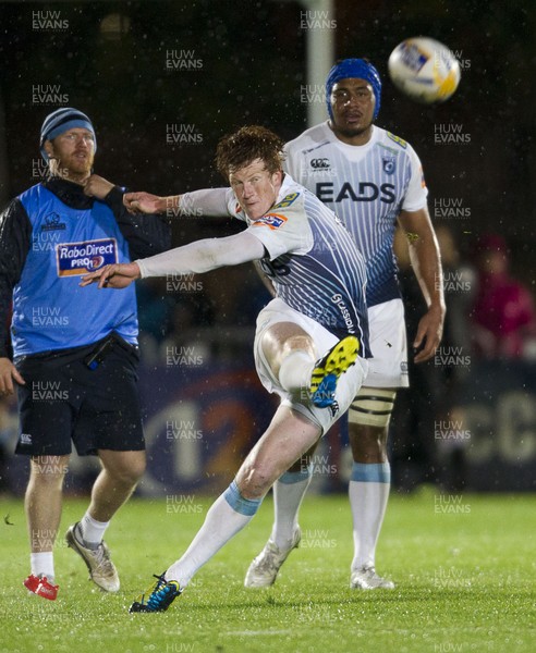 060913 Glasgow v Cardiff Blues…Cardiff's Rhys Patchell with another penalty kick  