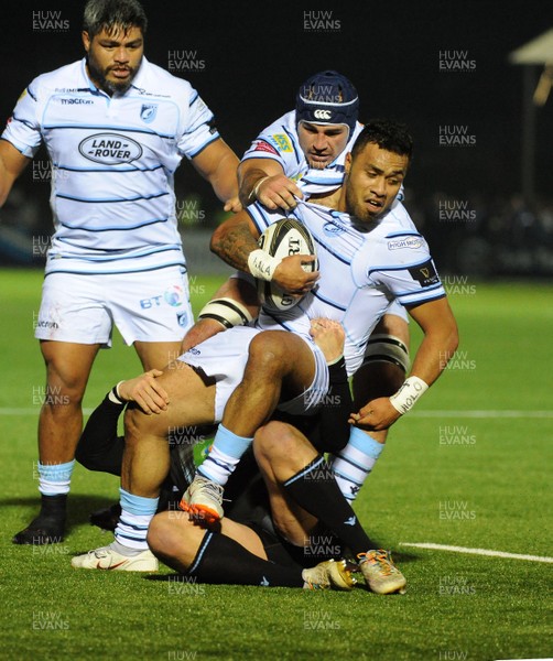 231118 - Glasgow Warriors v Cardiff Blues - Willis Halaholo of Cardiff is hauled down by George Turner close to the Glasgow line � Huw Evans Agency