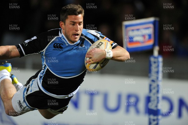 190413 - Glasgow v Ospreys - RaboDirect Pro 12 - Glasgow winger DTH van der Merwe dives over the line for a dramatic last minute try 