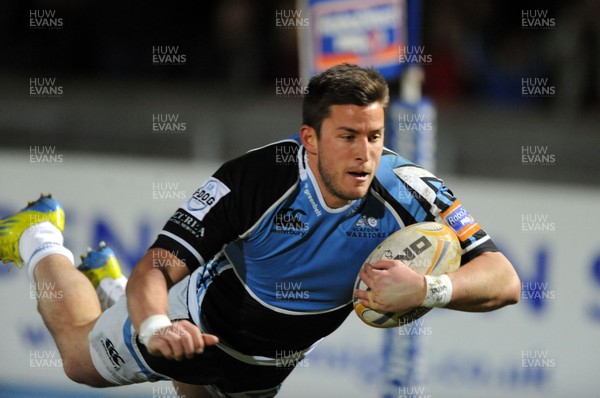 190413 - Glasgow v Ospreys - RaboDirect Pro 12 - Glasgow winger DTH van der Merwe dives over the line for a dramatic last minute try