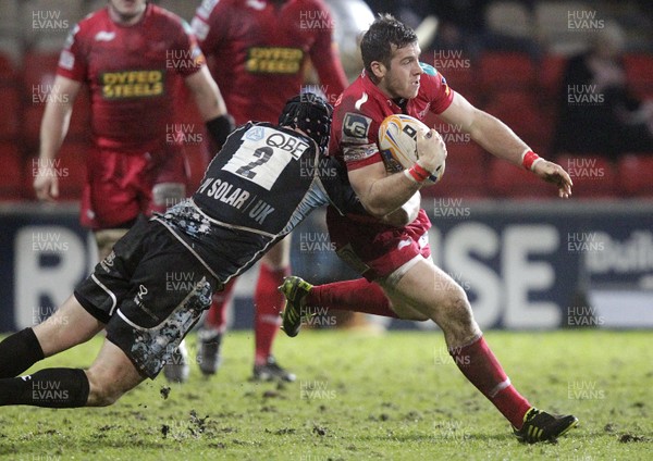 090212 - Glasgow Warriors v Scarlets - RaboDirect Pro 12Glasgow Warriors' Dougie Hall tackles Scarlets' Gareth Davies