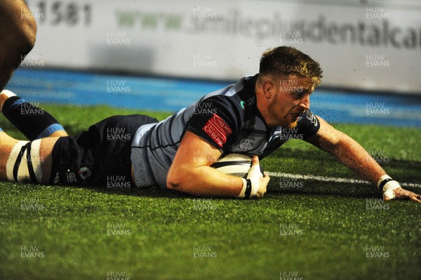 011217 - Glasgow Warriors v Cardiff Blues - Guinness PRO14 -  Macaulay Cook of Cardiff crashes over in the corner for a first half try