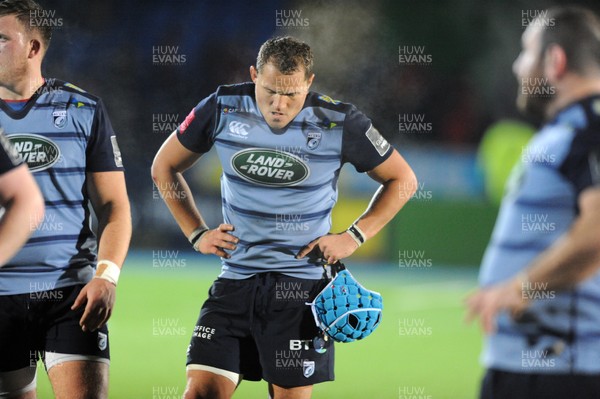 011217 - Glasgow Warriors v Cardiff Blues - Guinness PRO14 -  Olly Robinson of Cardiff stands dejected at the end of the match