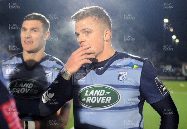 011217 - Glasgow Warriors v Cardiff Blues - Guinness PRO14 -  Gareth Anscombe walks off dejected at the end of the match
