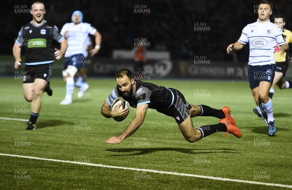 121019 - Glasgow Warriors v Cardiff Blues - Guinness PRO14 -  Nick Frisby of Glasgow scores Glasgow's 2nd try