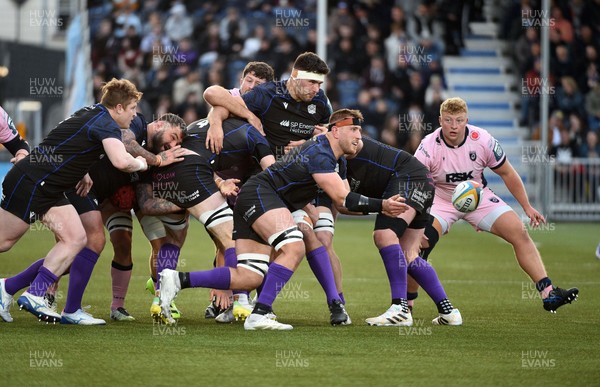 080526 - Glasgow Warriors v Cardiff Rugby - United Rugby Championship - Matt Fagerson of Glasgow Warriors passes the ball