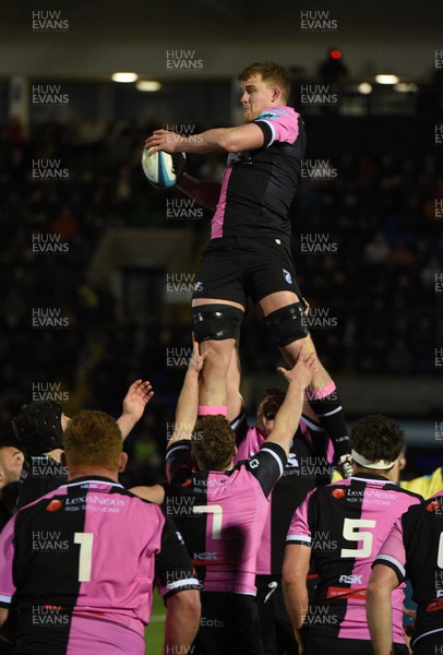 220324 - Glasgow Warriors v Cardiff Rugby - United Rugby Championship - Shane Lewis-Hughes of Cardiff Rugby lock wins a lineout
