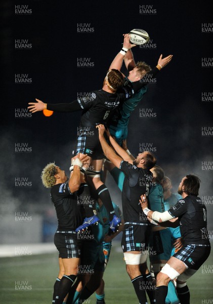 051220 - Glasgow Warriors v Dragons - Guinness PRO14 - Matthew Screech of Dragons wins a line out against Ryan Wilson 