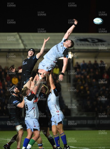 170224 - Glasgow Warriors v Dragons RFC - United Rugby Championship - Matthew Screech of Dragons wins a lineout