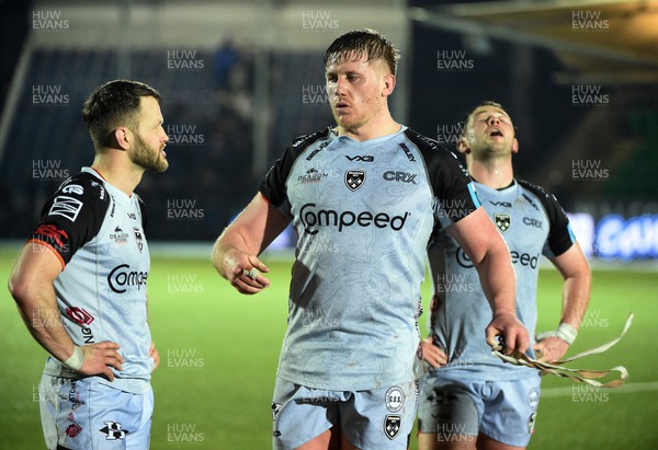 170224 - Glasgow Warriors v Dragons RFC - United Rugby Championship - Steff Hughes of Dragons and Matthew Screech of Dragons stand dejected at the end of the game following defeat