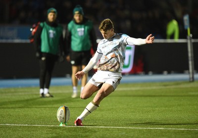 010325 - Glasgow Warriors v Ospreys - United Rugby Championship - Jack Walsh of Ospreys kicks a last minute penalty to win the match 31-32