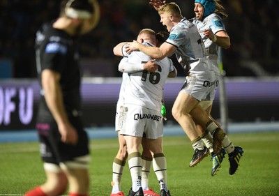 010325 - Glasgow Warriors v Ospreys - United Rugby Championship - Jack Walsh of Ospreys celebrates with Ethan Lewis of Ospreys after kicking a last minute penalty to win the match 31-32