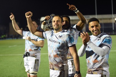 010325 - Glasgow Warriors v Ospreys - United Rugby Championship - Evardi Boshoff of Ospreys and  Keelan Giles of Ospreys celebrate after  winning the match 31-32 with a last minute penalty