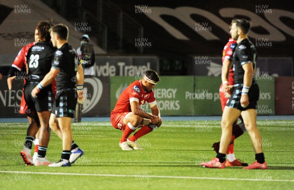 111020 - Glasgow Warriors v Scarlets - Guinness PRO14 - Lewis Rawlins of Scarlets dejected at the final whistle following a 20-7 defeat to Glasgow