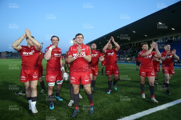 180518 - Glasgow Warriors v Scarlets - PRO14 Semi Final - Scarlets thank the fans at full time