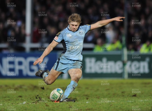 18.01.09 - Gloucester v Cardiff Blues - Heineken Cup - Cardiff's Leigh Halfpenny kicks a penalty. 