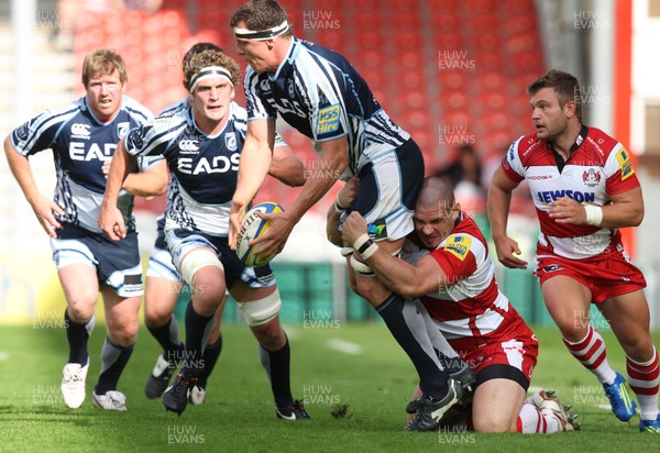 180812 - Gloucester Rugby v Cardiff Blues, Pre-season Friendly - Cardiff Blues Robin Copeland looks for support