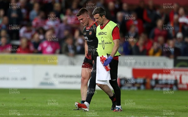 230818 - Gloucester Rugby v Dragons - Pre Season Friendly - Tavis Knoyle of Dragons goes off injured