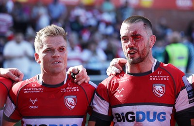 270425 - Gloucester Rugby v Exeter Chiefs - Premiership - Gareth Anscombe and Lewis Ludlow of Gloucester showing their battle scars at full time
