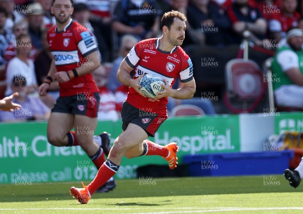 270425 - Gloucester Rugby v Exeter Chiefs - Premiership - Tomos Williams of Gloucester 