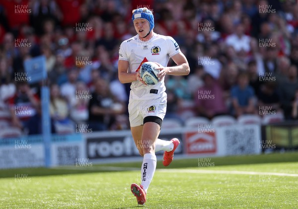 270425 - Gloucester Rugby v Exeter Chiefs - Premiership - Josh Hodge of Exeter Chiefs runs in to score a try