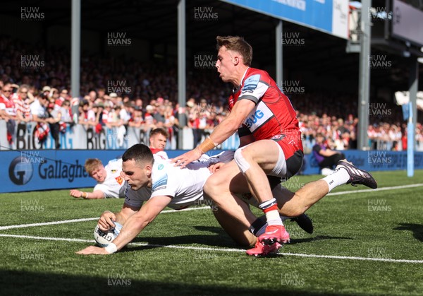 270425 - Gloucester Rugby v Exeter Chiefs - Premiership - Will Rigg of Exeter Chiefs scores a try
