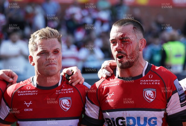 270425 - Gloucester Rugby v Exeter Chiefs - Premiership - Gareth Anscombe and Lewis Ludlow of Gloucester showing their battle scars at full time