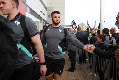 120424 - Gloucester v Ospreys - European Challenge Cup Quarter Final - Gareth Thomas of Ospreys arrives at the stadium